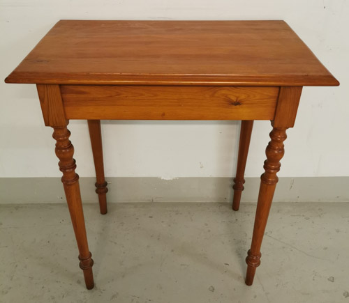 Petsattu pöytä 10950