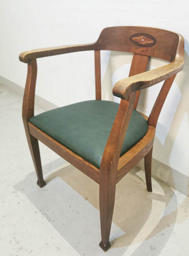 Käsinojallinen tuoli 15128