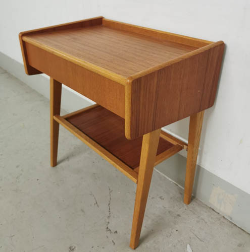 Yöpöytä teak 16882