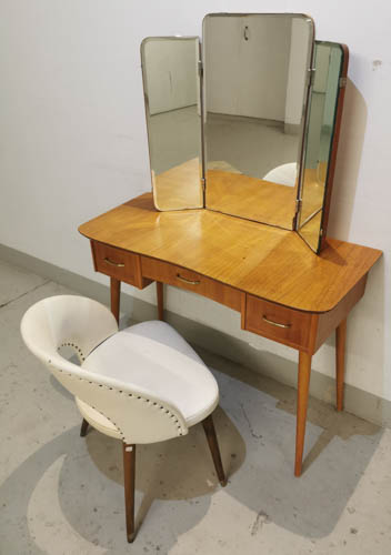 Kampauspöytä teak 17197