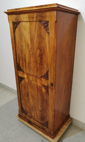 Kaappi laatikoilla 17248