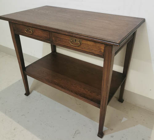 Tarjoilupöytä 17520