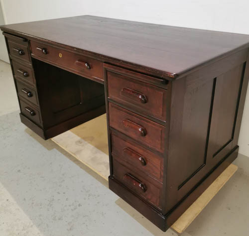 Kirjoituspöytä 17557