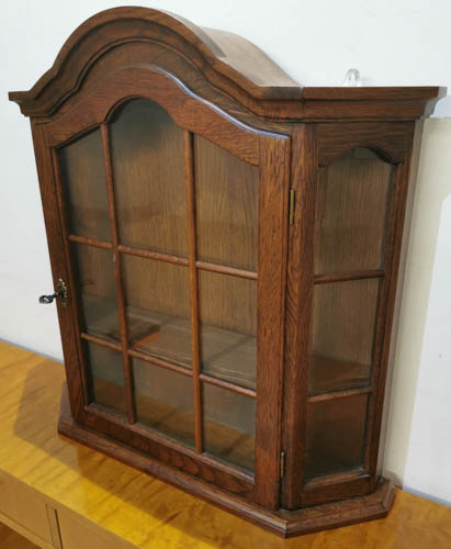 Seinävitriini 17830