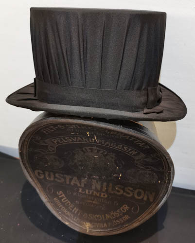Hattu ja rasia 18095