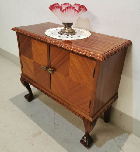 Chippendale kaappi 18300
