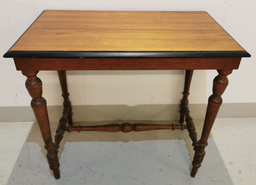 Pähkinäpöytä 4486