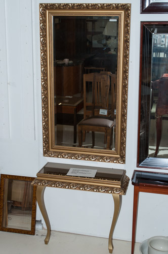 Peili ja pöytä 4583