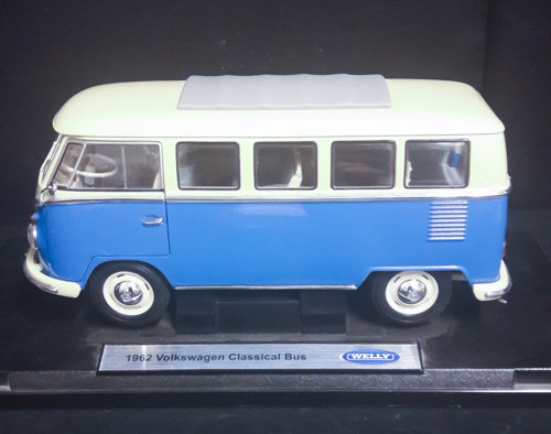 VW Bus 9484