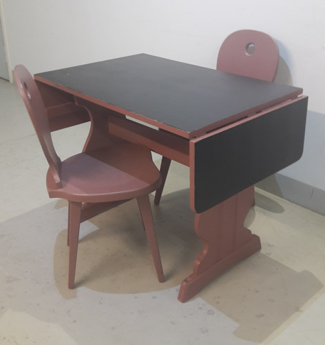 Klaffipöytä ja tuolit 9730